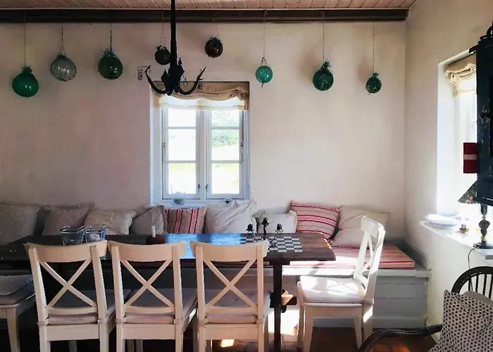 Сasa de vacaciones Fishing House In Old With Artistic Charm *